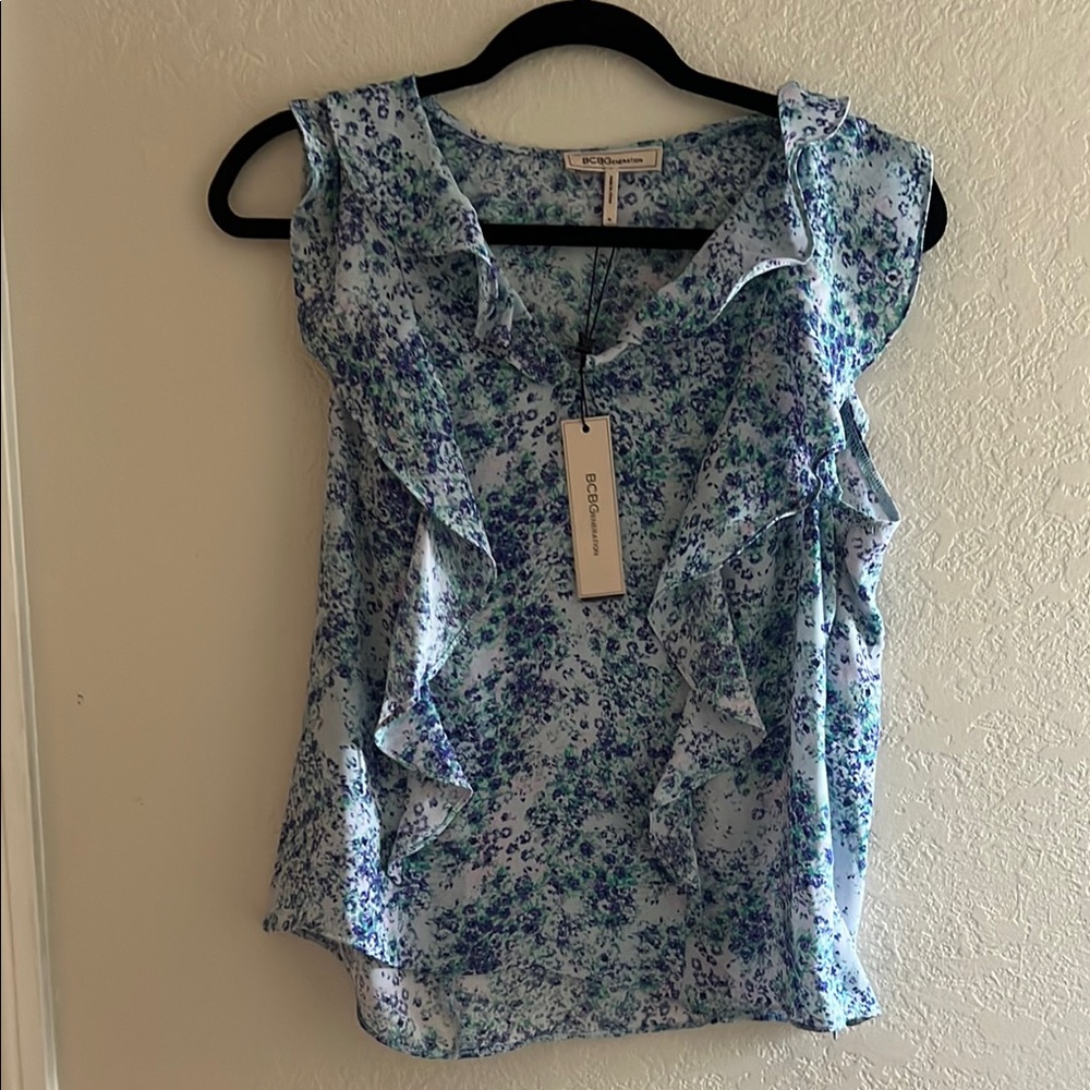 BCBGeneration Blue and White Flutter Sleeve Blouse
